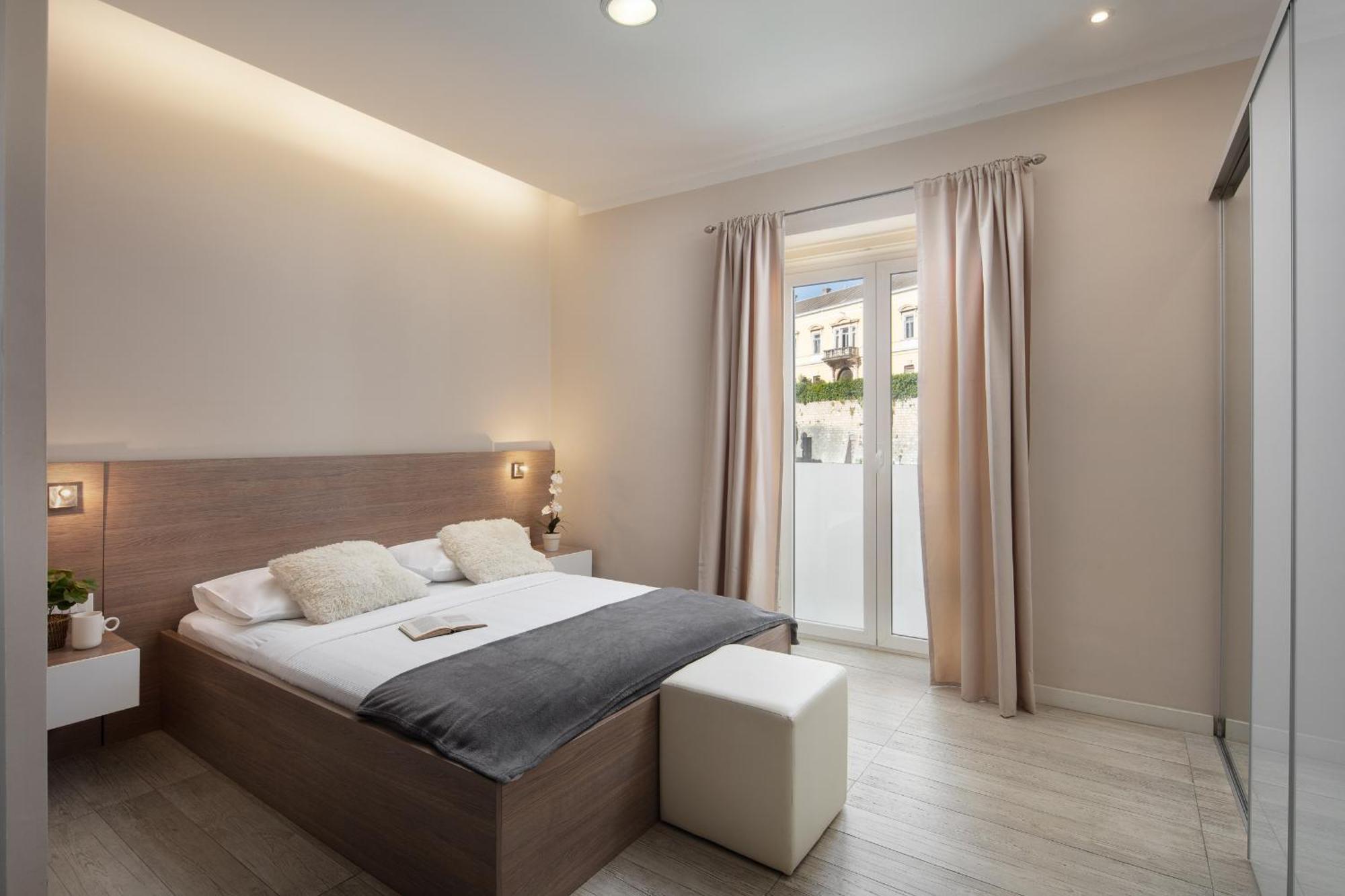 Luxury 4 Star In The Old Town Apartment *