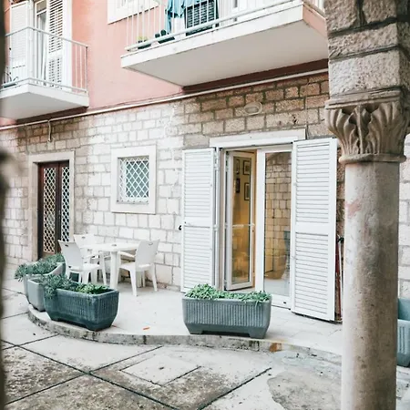 Luxury 4 Star Apartment In The Old Town Zara Esterno foto