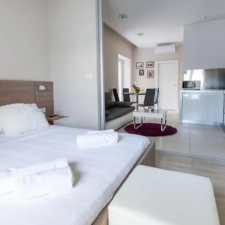 Luxury 4 Star Apartment In The Old Town Zara Esterno foto