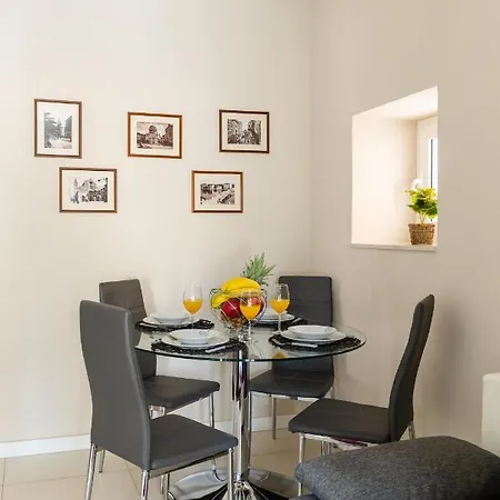 Luxury 4 Star Apartment In The Old Town Zara Esterno foto