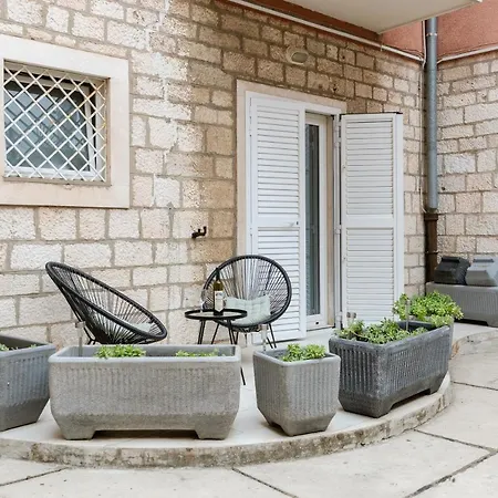 Luxury 4 Star Apartment In The Old Town Zara Esterno foto