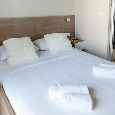 Luxury 4 Star Apartment In The Old Town Zara Camera foto