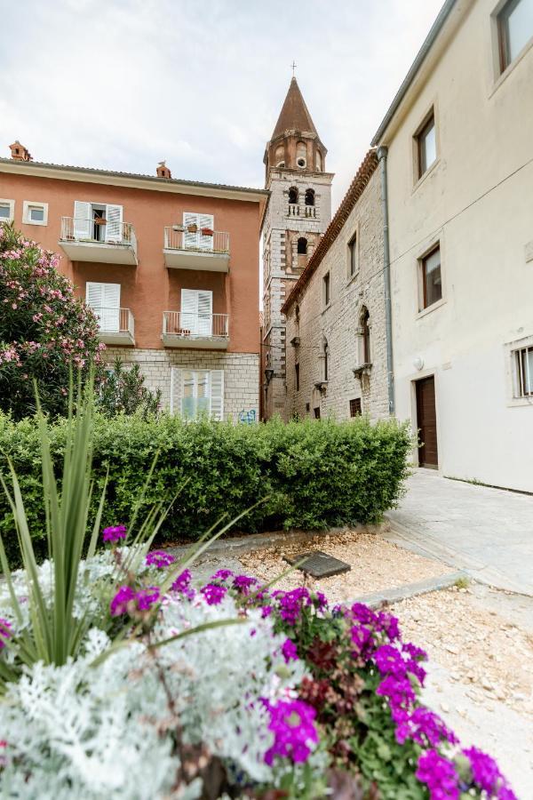 Luxury 4 Star In The Old Town Apartment
