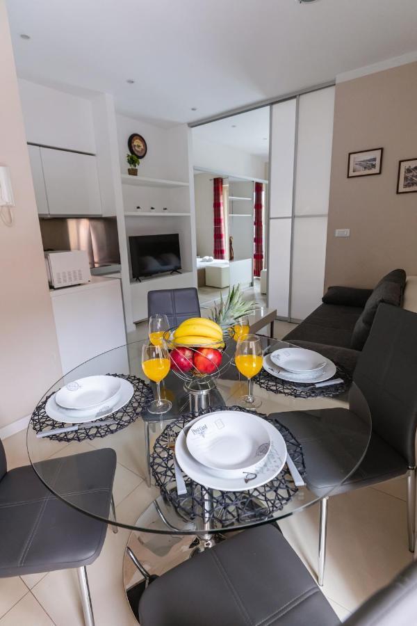 Luxury 4 Star In The Old Town Apartment *