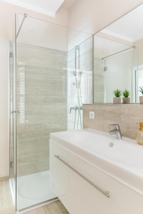 Luxury 4 Star In The Old Town Apartment